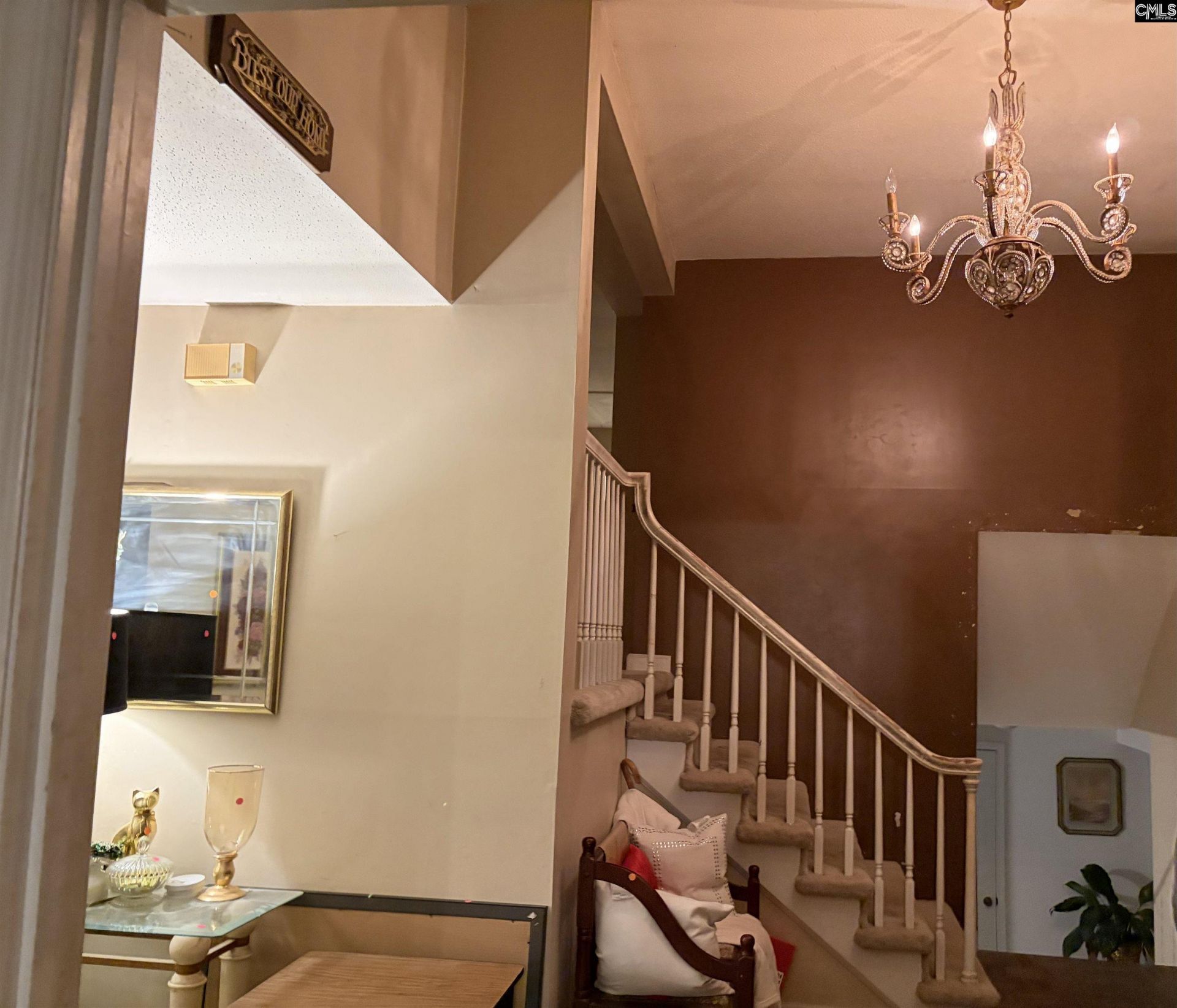 345 Marion Street Photo 7