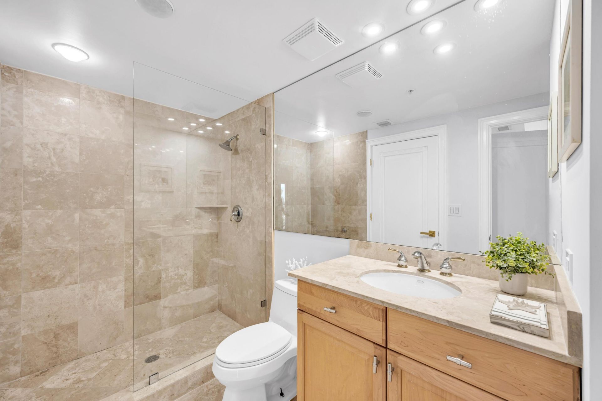100 S Birch Road, Unit 2705D, Fort Lauderdale, FL 33316 Photo