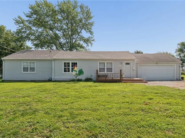 909 Daisy Street, Sweet Springs, MO 65351