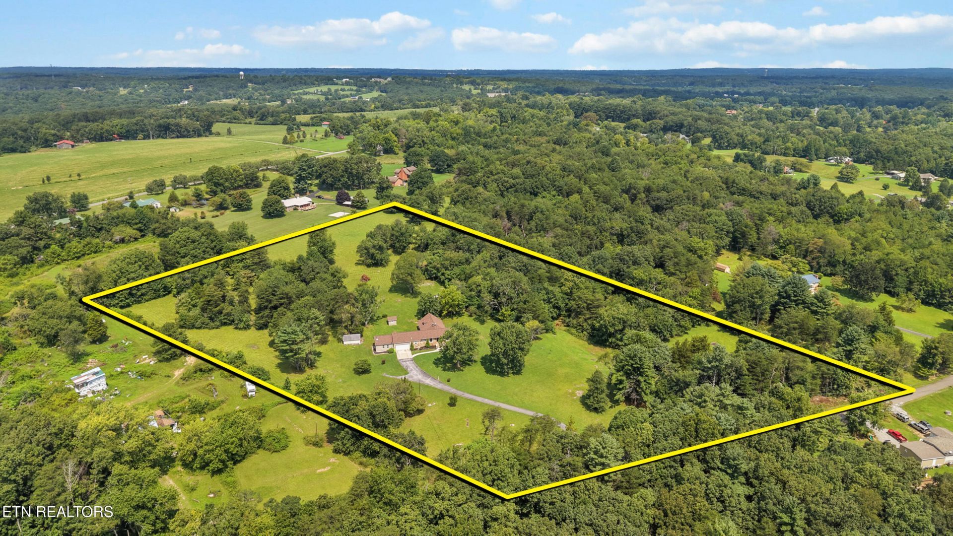 648 Lige Rd, Crossville, TN 38555 Main Photo
