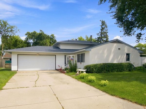 914 Menlo Court , Joliet, IL 60431