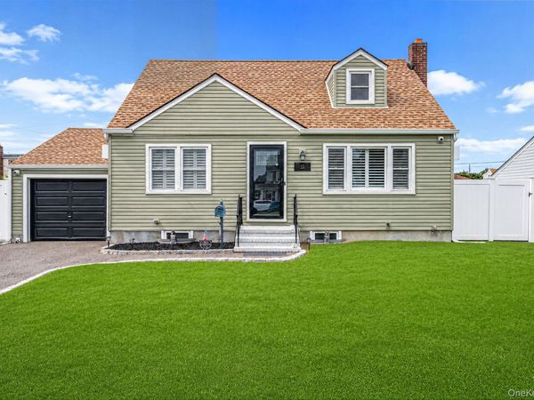 13 Maple Drive, Lindenhurst, NY 11757