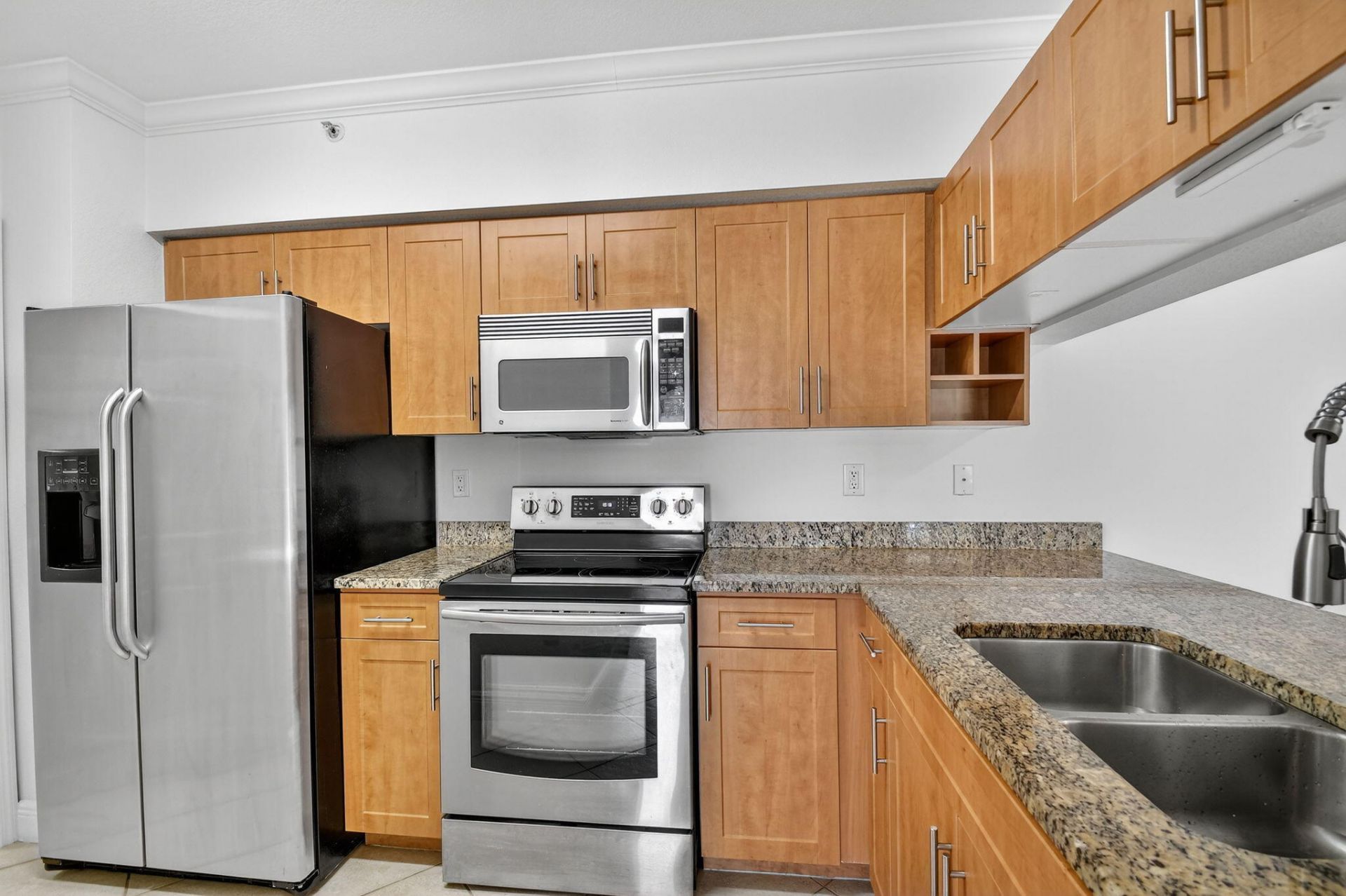 6511 Emerald Dunes Drive, Unit 304, West Palm Beach, FL 33411 Photo