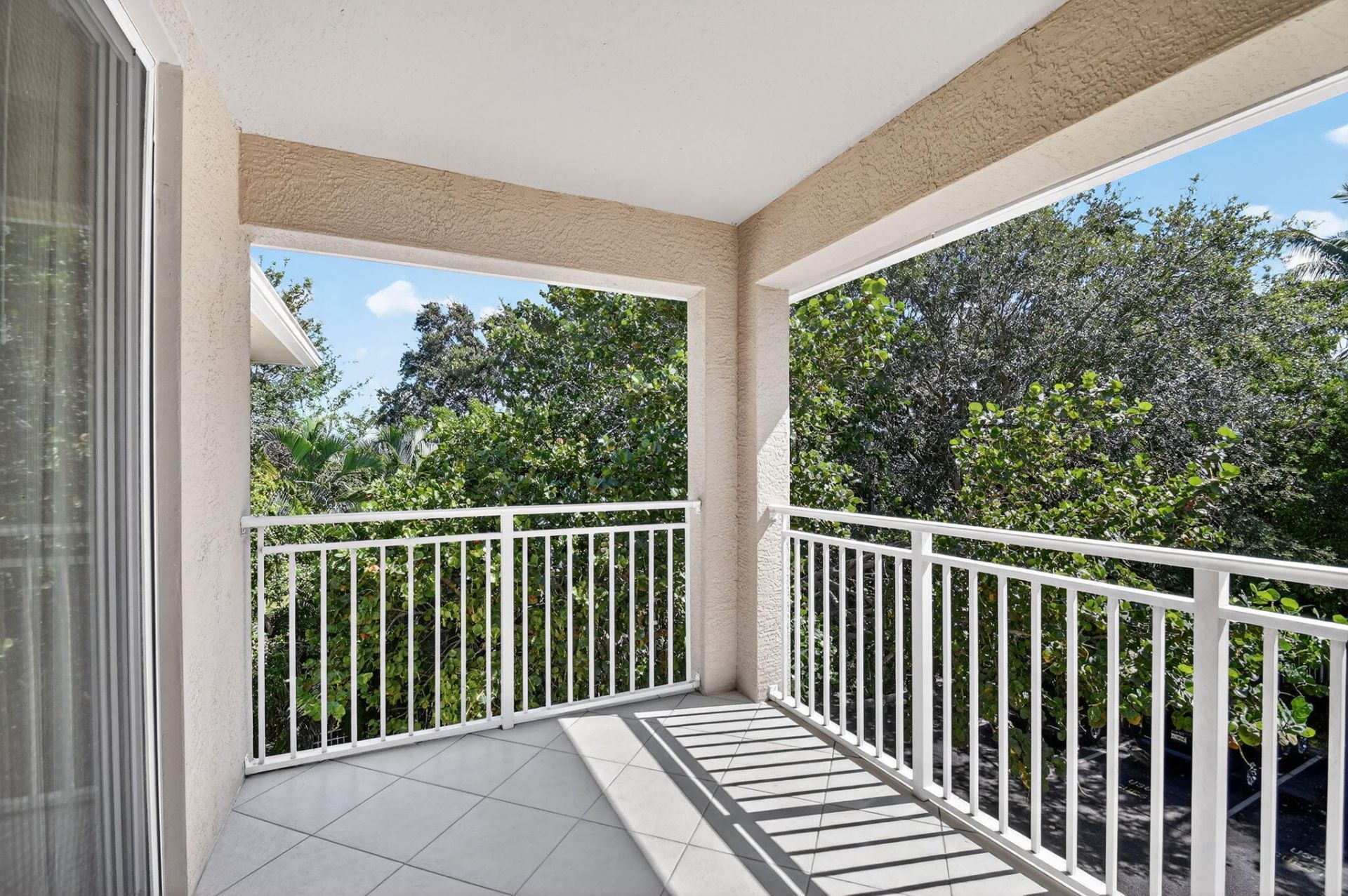 6511 Emerald Dunes Drive, Unit 304, West Palm Beach, FL 33411 Photo