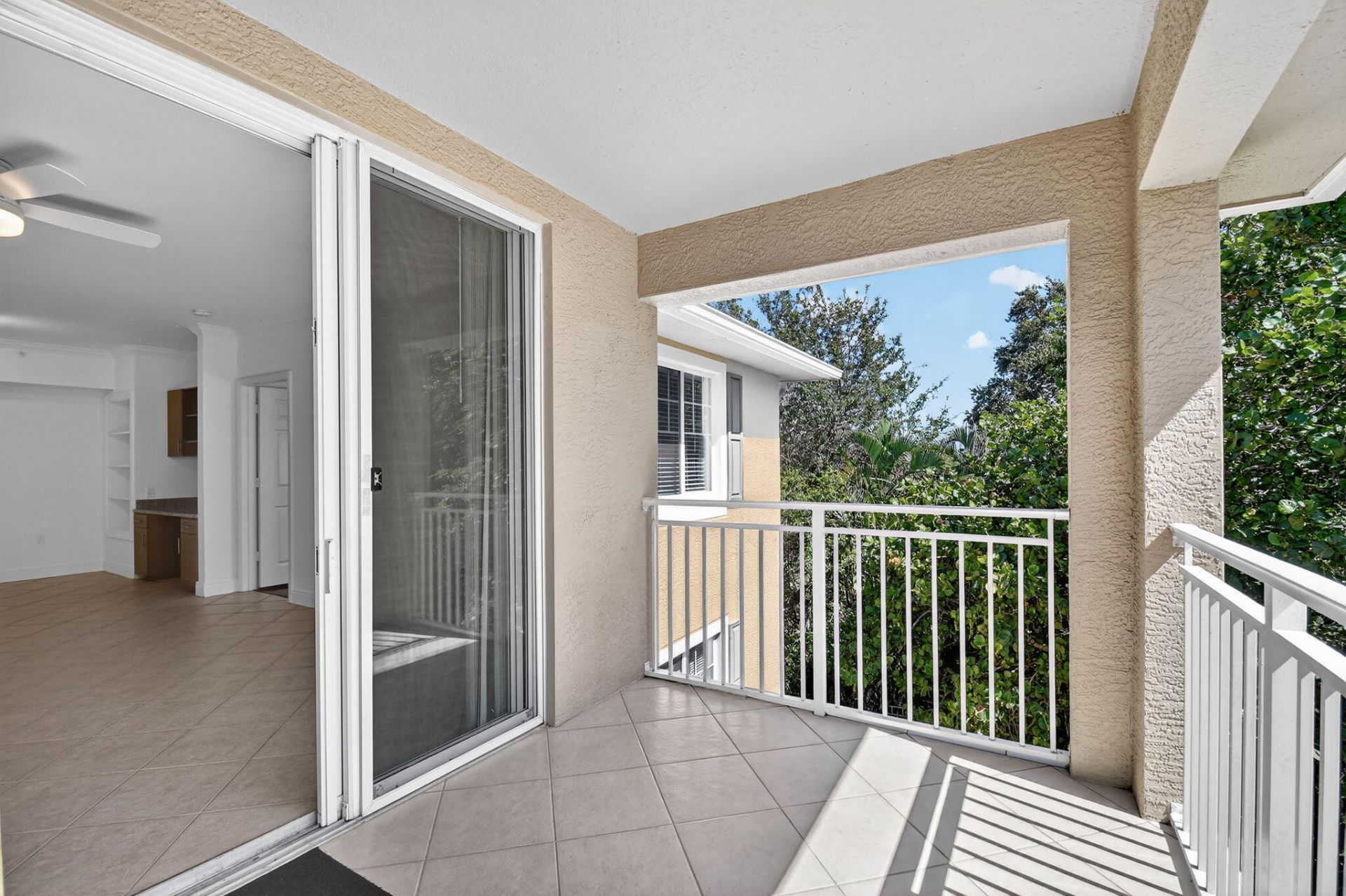 6511 Emerald Dunes Drive, Unit 304, West Palm Beach, FL 33411 Photo
