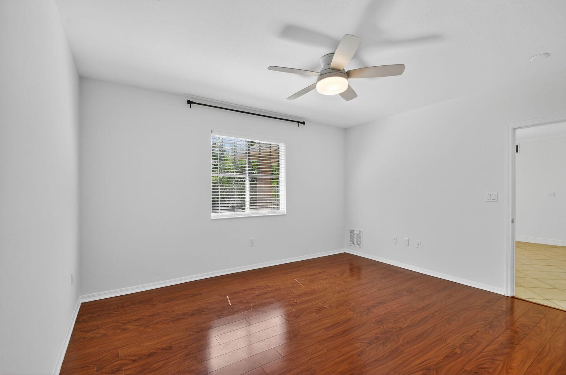 6511 Emerald Dunes Drive, Unit 304, West Palm Beach, FL 33411 Photo