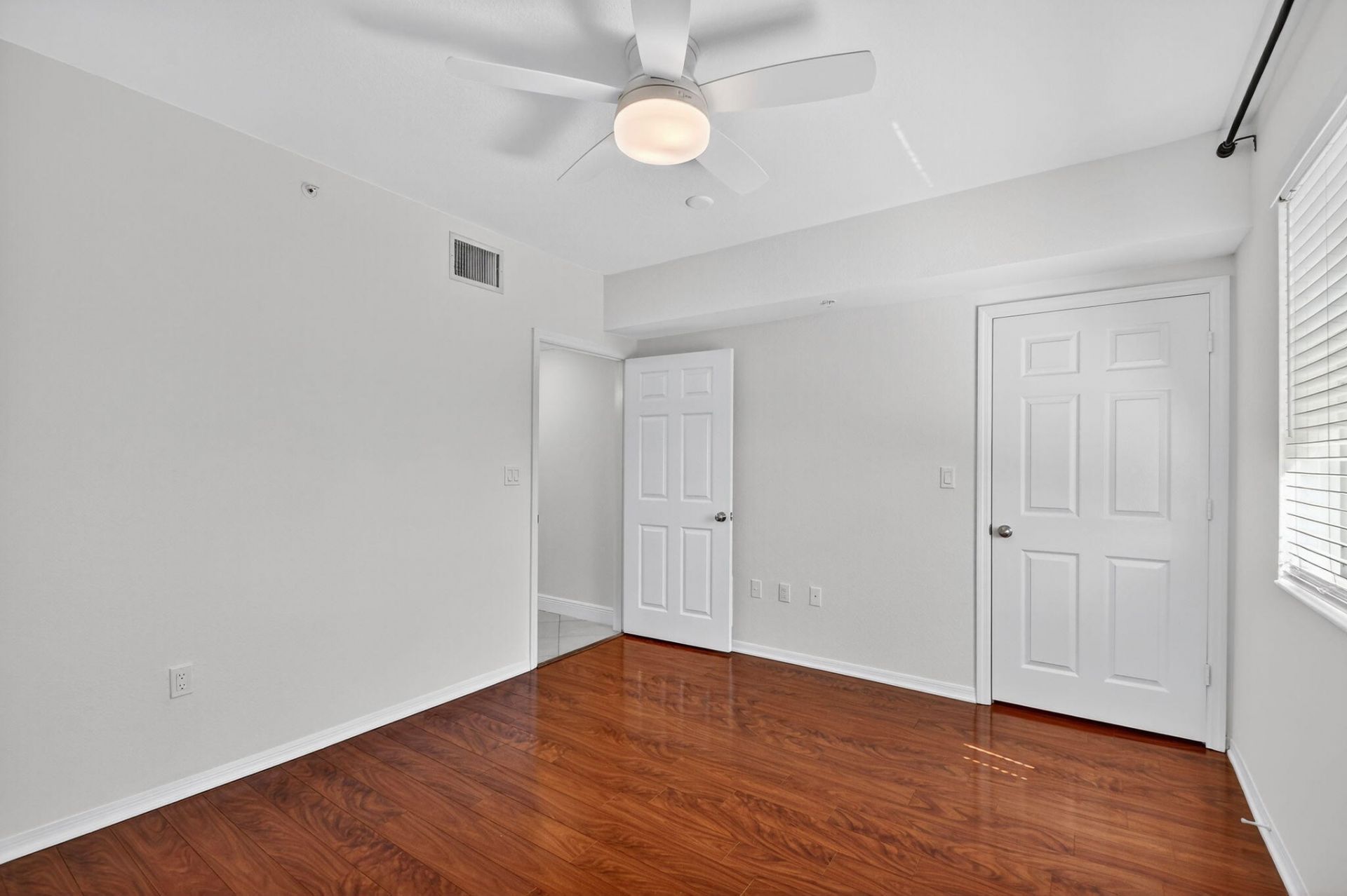 6511 Emerald Dunes Drive, Unit 304, West Palm Beach, FL 33411 Photo