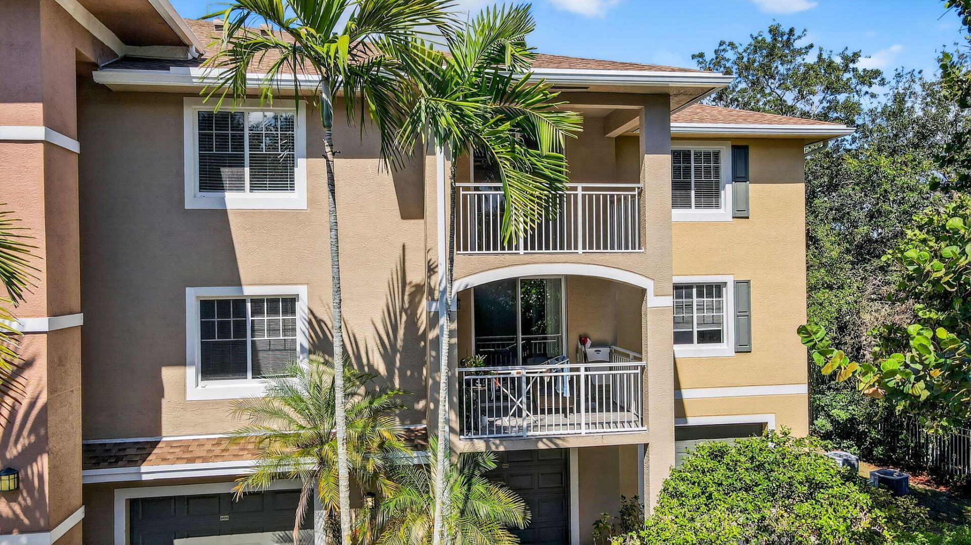 6511 Emerald Dunes Drive, Unit 304, West Palm Beach, FL 33411 Photo