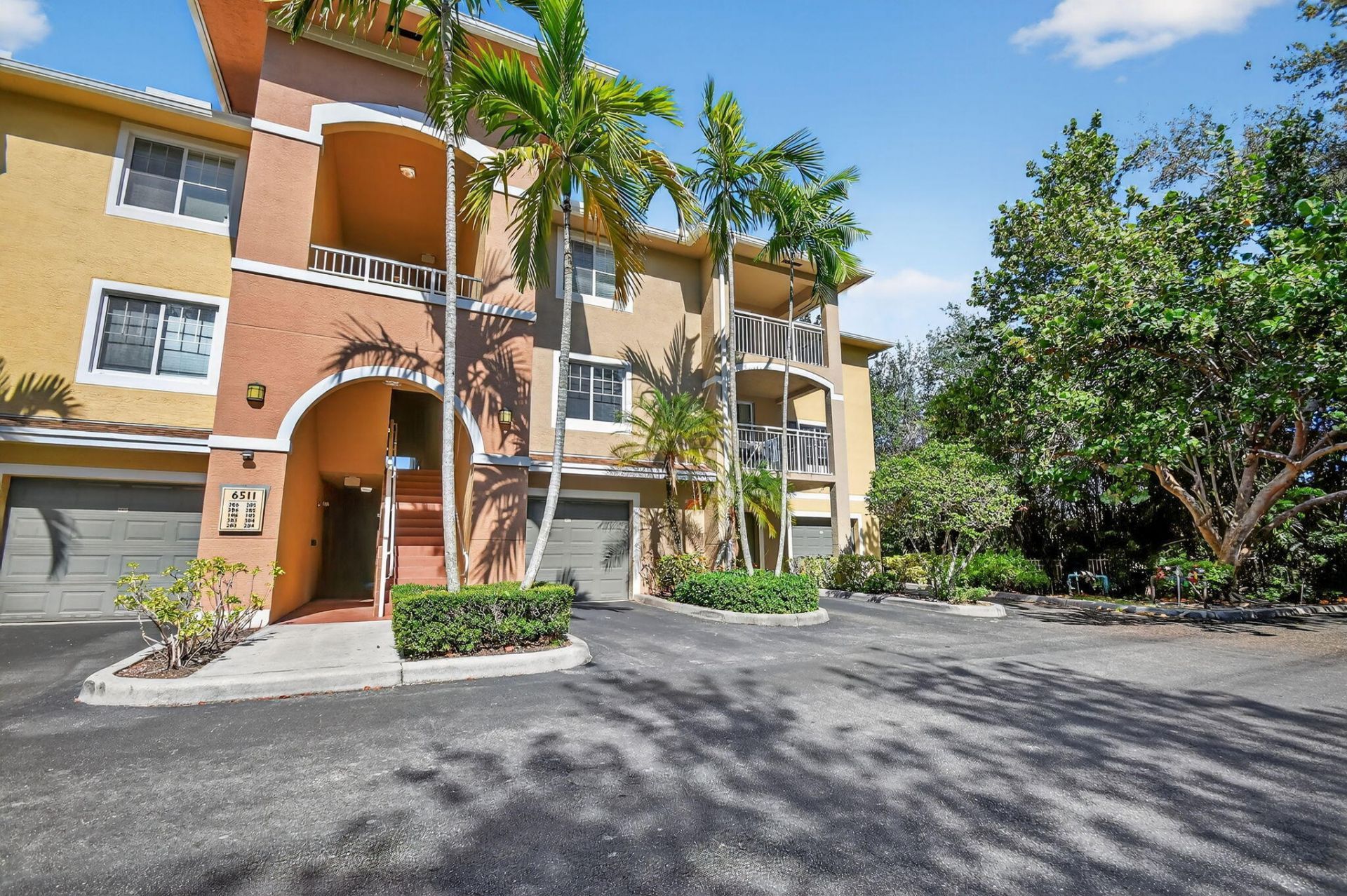 6511 Emerald Dunes Drive, Unit 304, West Palm Beach, FL 33411 Photo