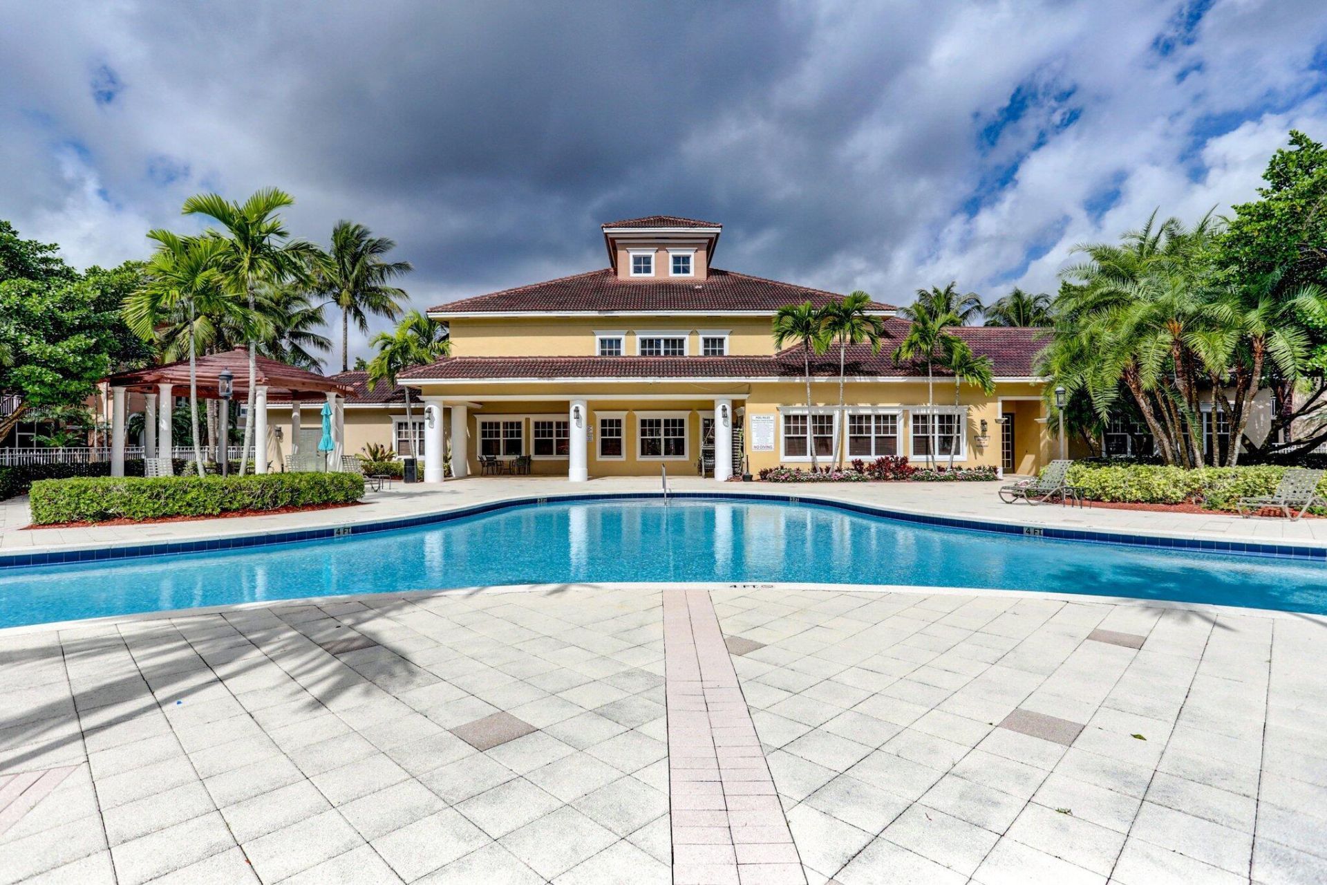 6511 Emerald Dunes Drive, Unit 304, West Palm Beach, FL 33411 Photo