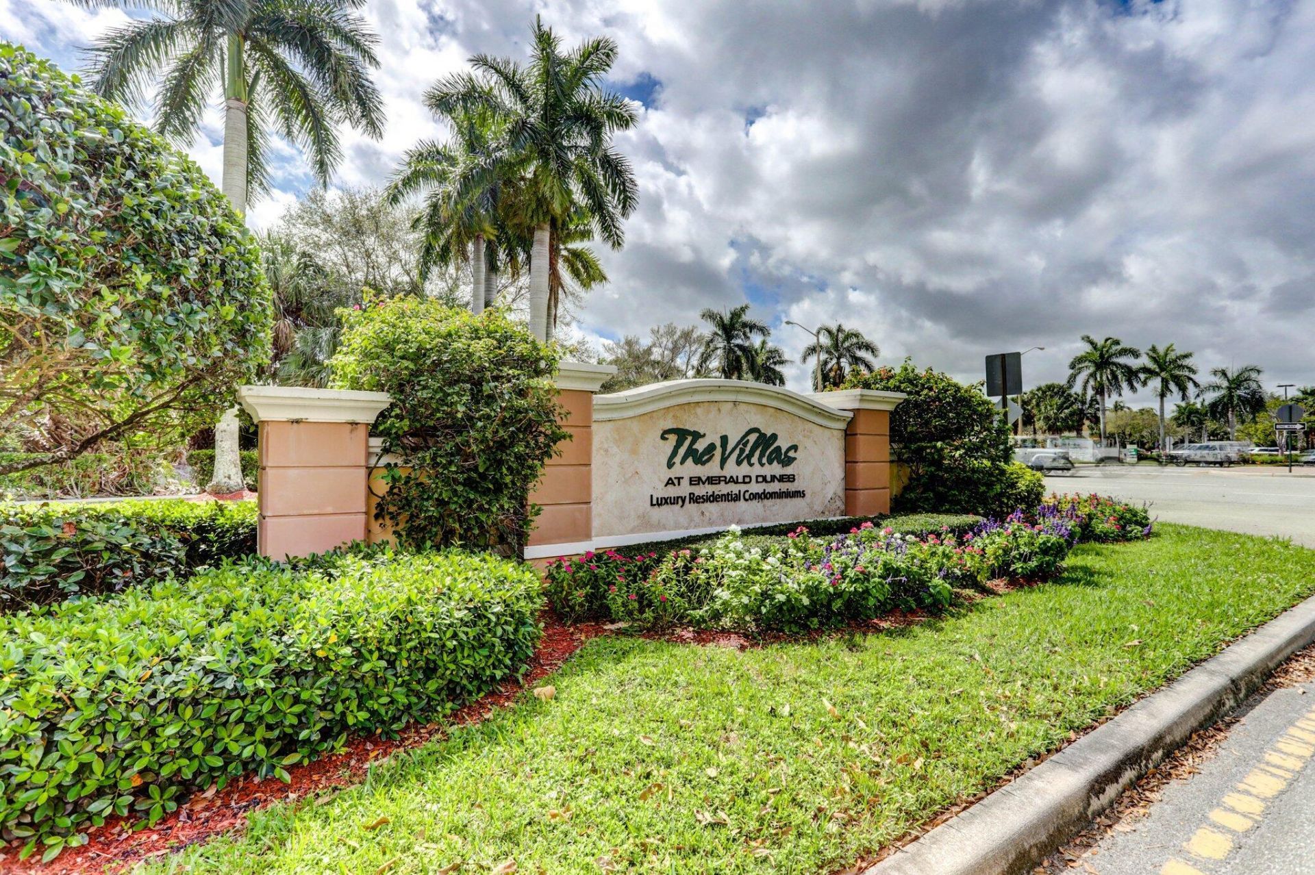 6511 Emerald Dunes Drive, Unit 304, West Palm Beach, FL 33411 Photo
