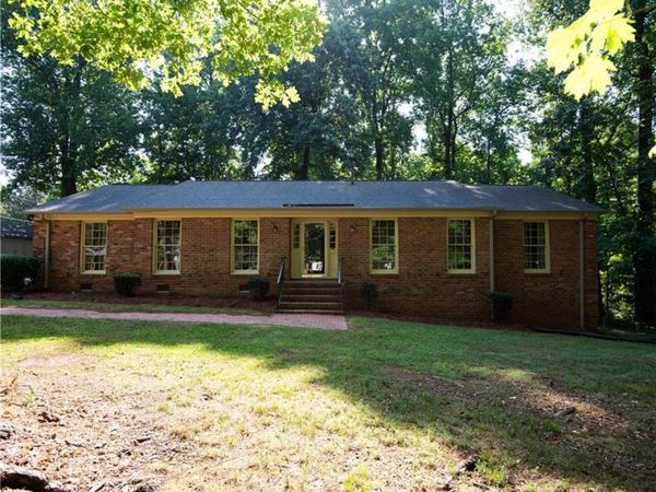 1218 Foxfire Drive , Greensboro, NC 27410