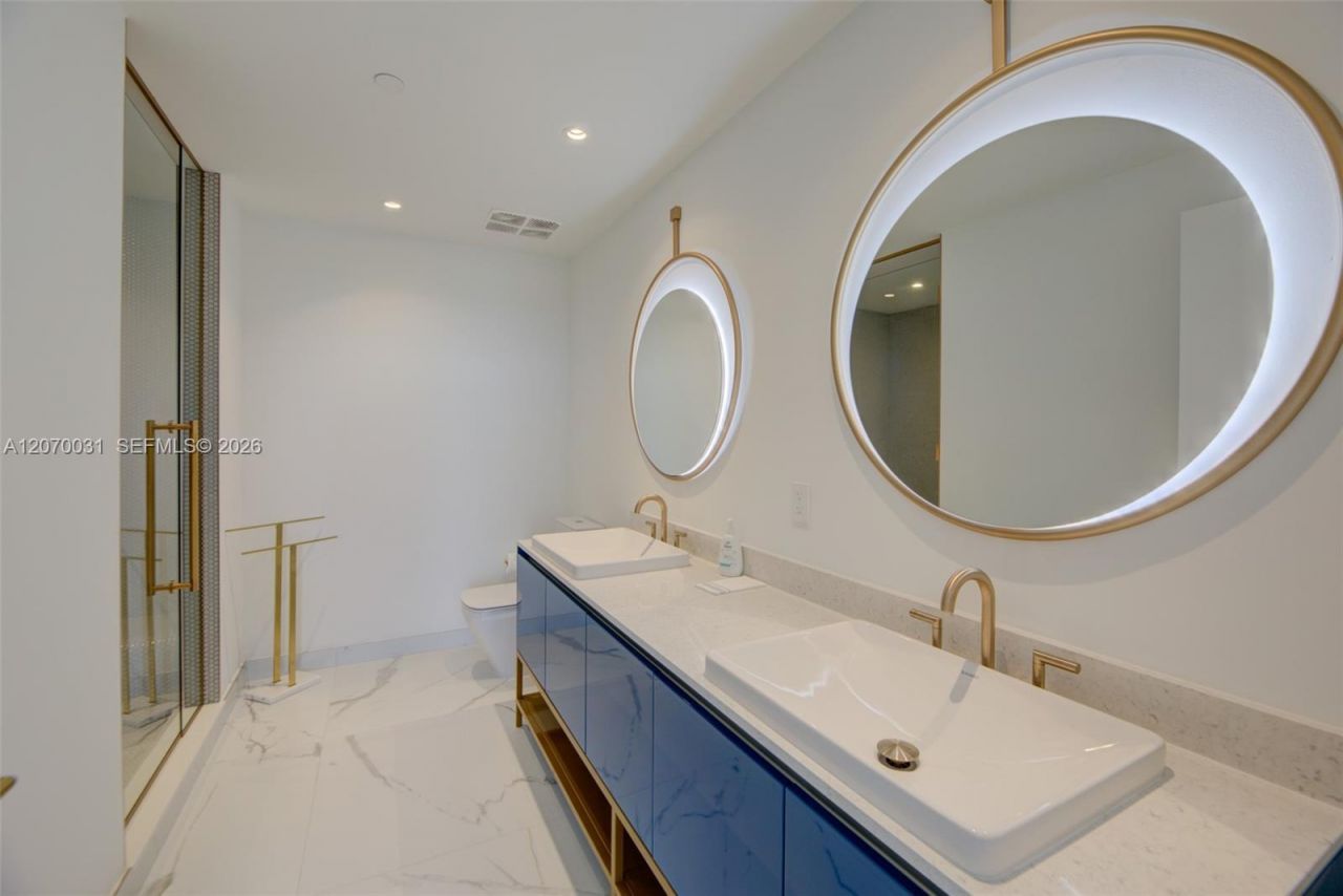 2678 Tigertail Ave, Unit 1403, Coconut Grove, FL 33133 Photo