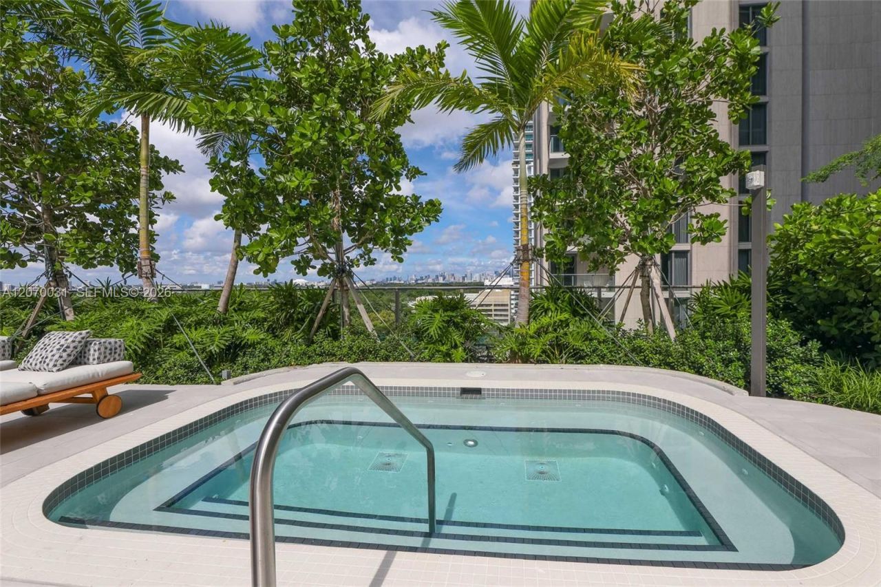 2678 Tigertail Ave, Unit 1403, Coconut Grove, FL 33133 Photo
