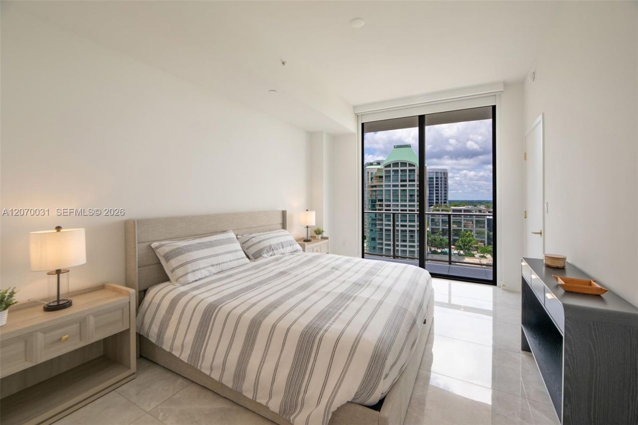 2678 Tigertail Ave, Unit 1403, Coconut Grove, FL 33133 Photo