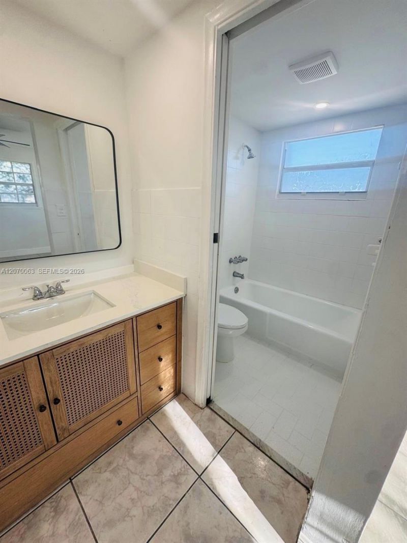 2502 Harding St, Unit 2, Hollywood, FL 33020 Photo