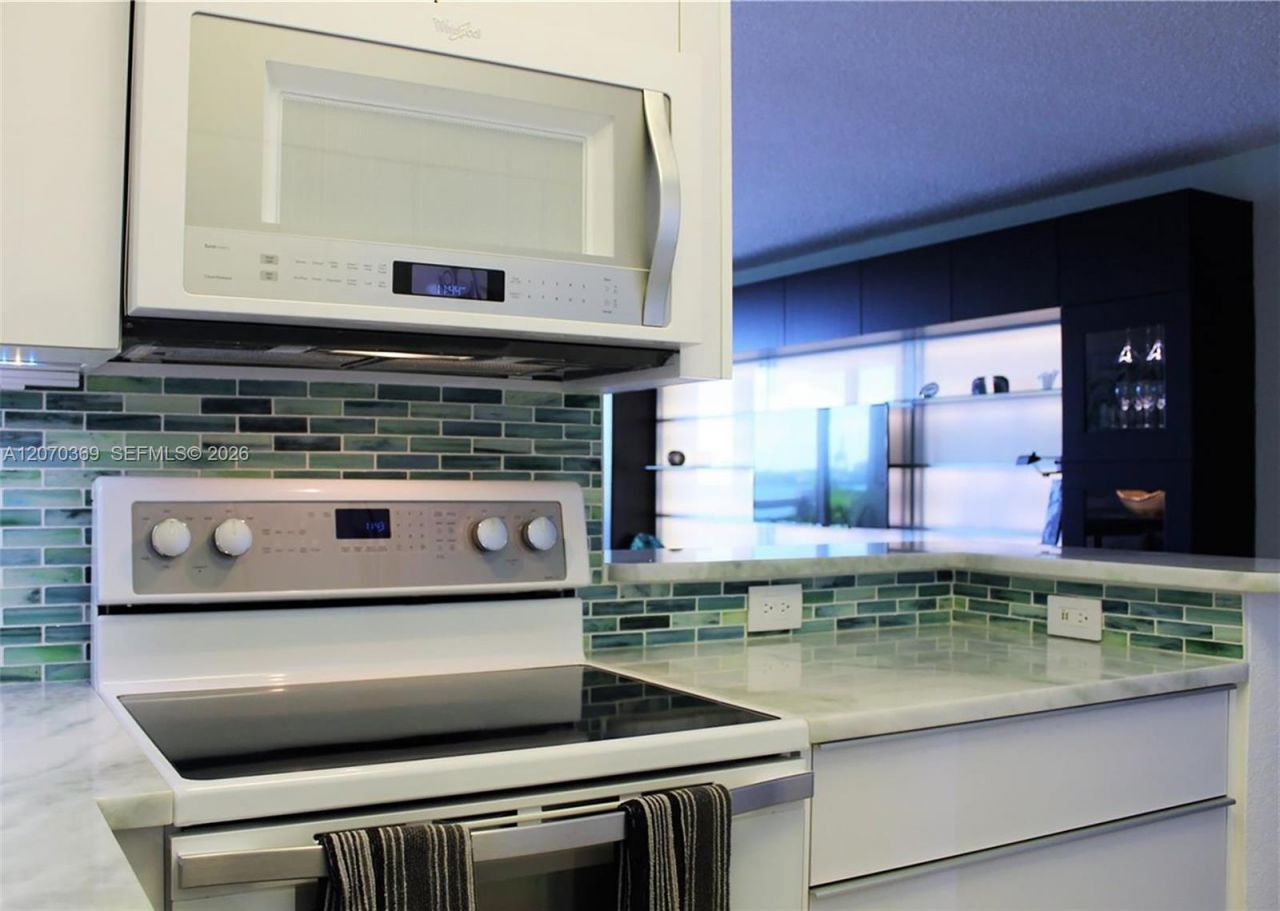 1500 Bay Rd , Unit 618S, Miami Beach, FL 33139 Photo