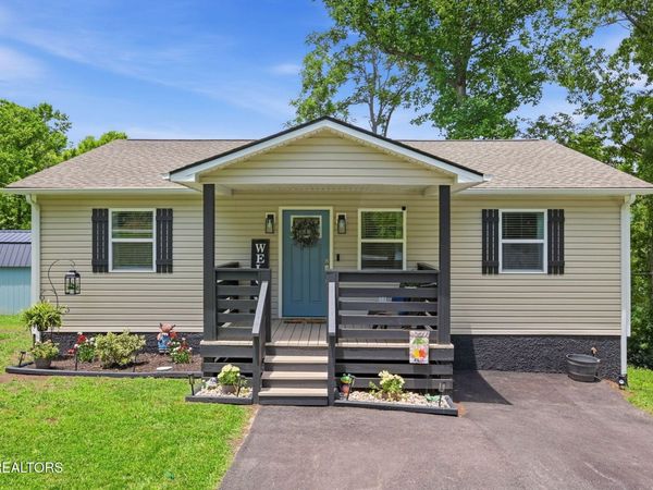 412 W Hemlock St, LaFollette, TN 37766