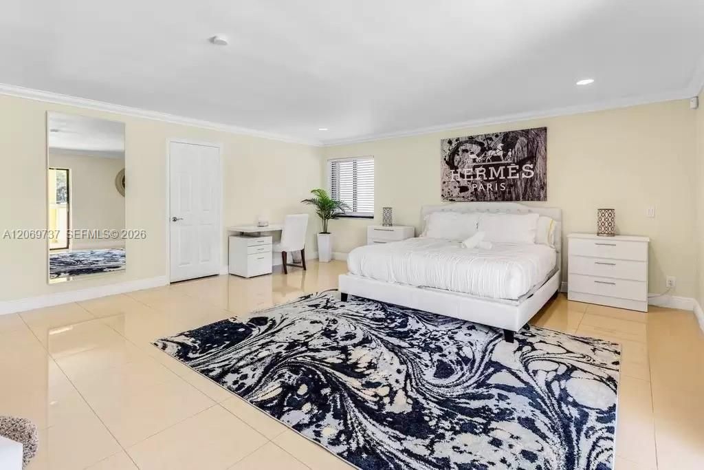 437 Holiday Dr, Hallandale Beach, FL 33009 Photo