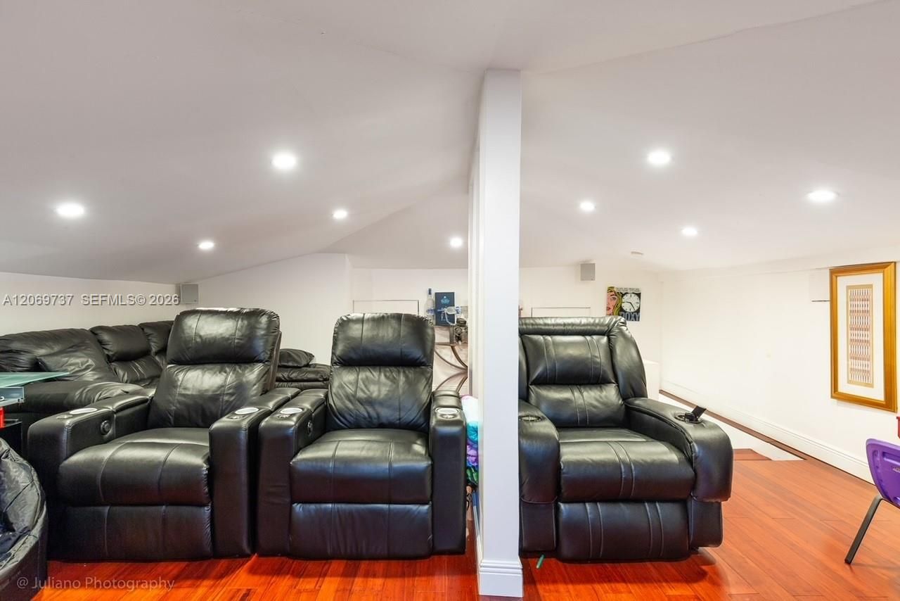 437 Holiday Dr, Hallandale Beach, FL 33009 Photo