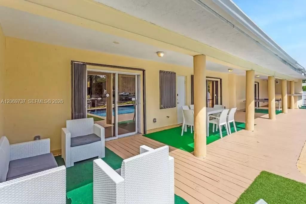 437 Holiday Dr, Hallandale Beach, FL 33009 Photo