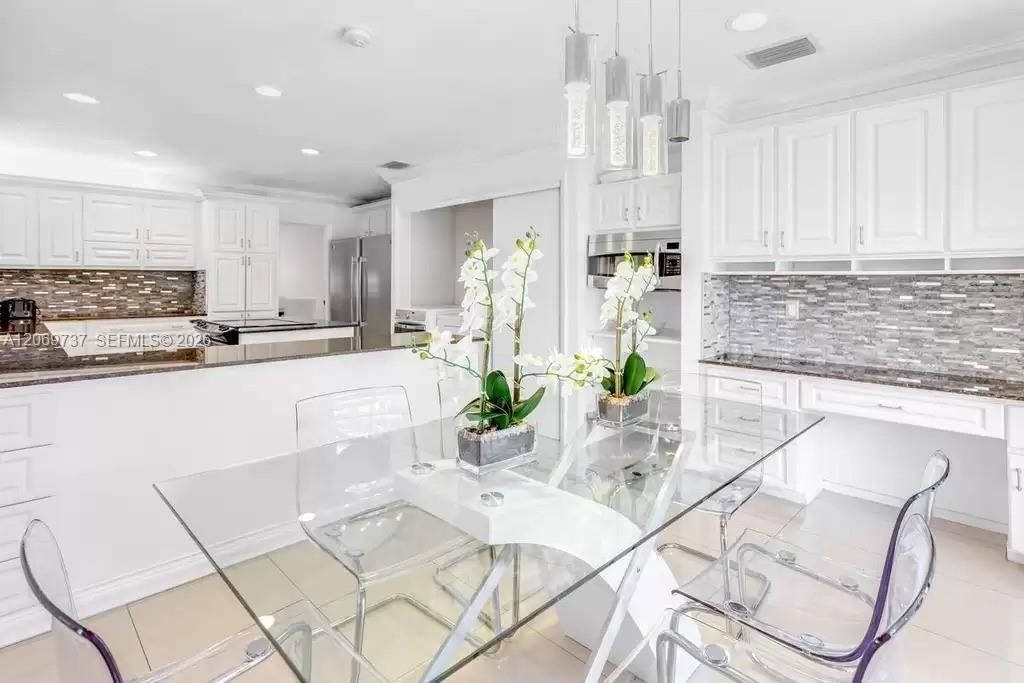 437 Holiday Dr, Hallandale Beach, FL 33009 Photo