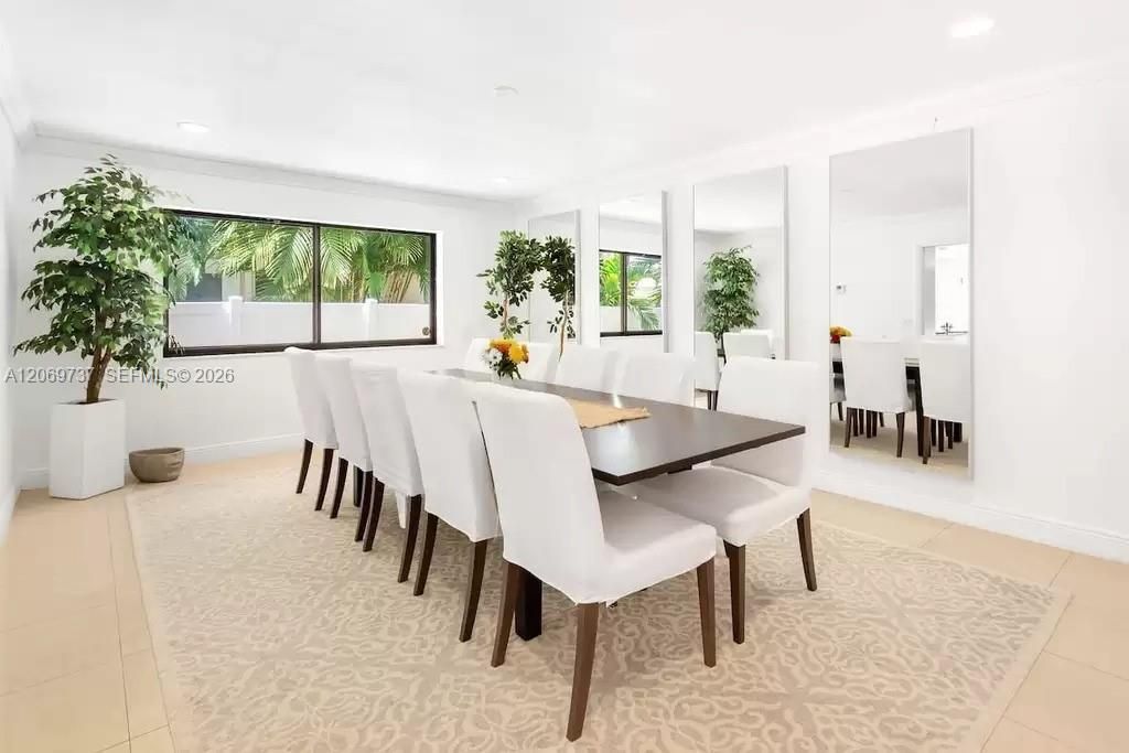 437 Holiday Dr, Hallandale Beach, FL 33009 Photo