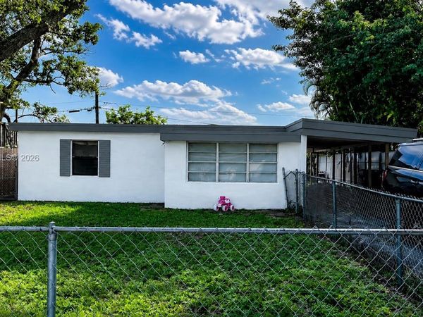 5632 SW 39th St, West Park, FL 33023