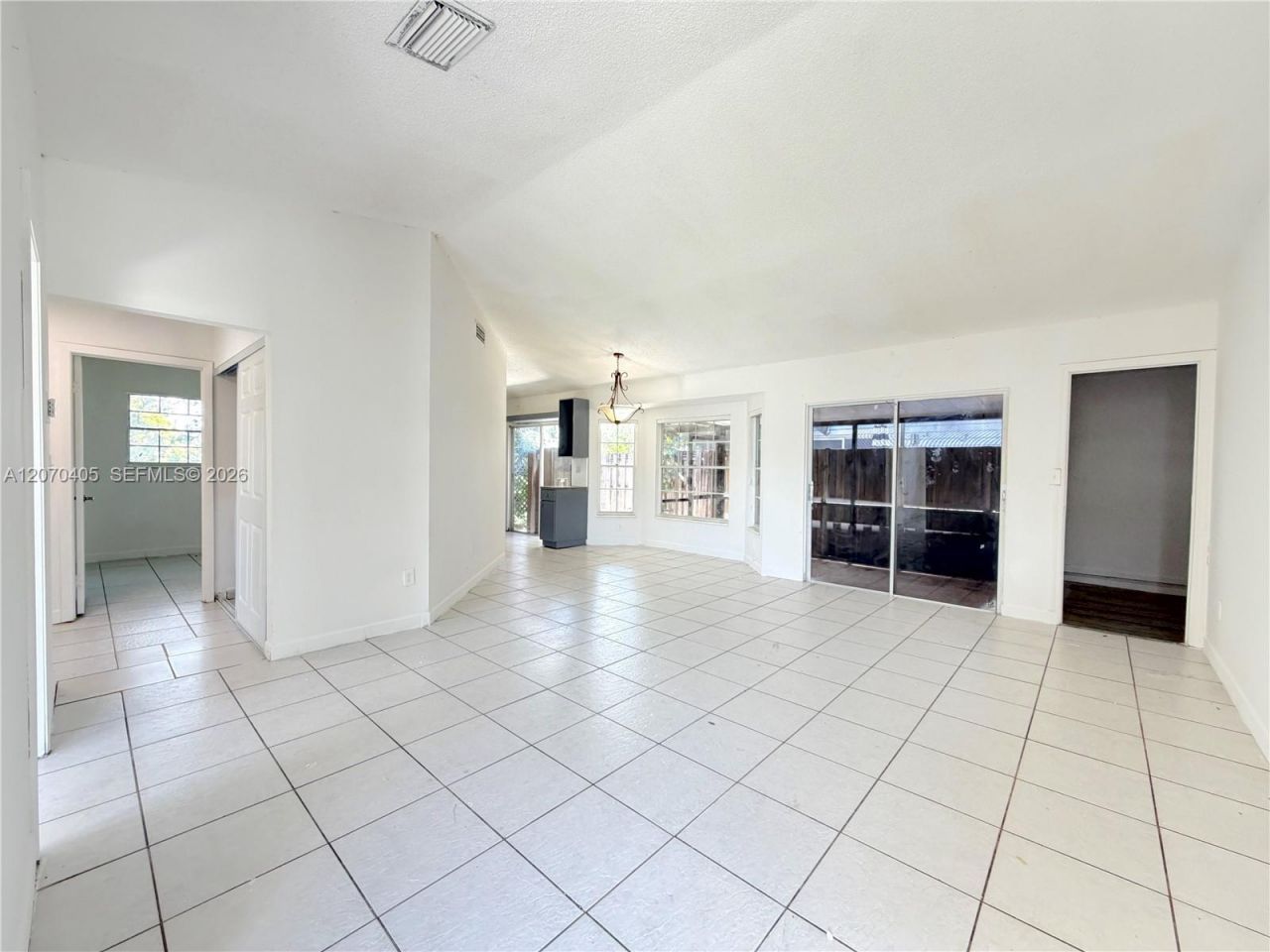 9850 W Heather Ln , Miramar, FL 33025 Photo