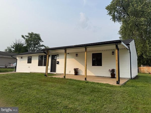 34 MISTLETOE LANE , LEVITTOWN, PA 19054