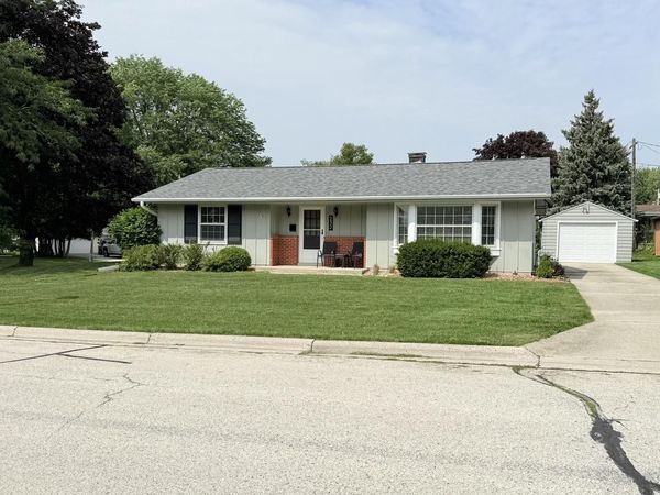 232 Crestwood DRIVE, Sheboygan Falls, WI 53085