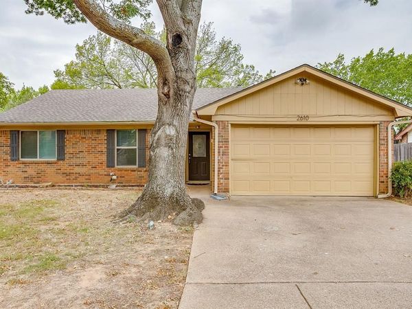 2610 N Casa Blanca Court, Arlington, TX 76015