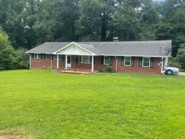 319 Plantation Circle , Fayetteville, GA 30214
