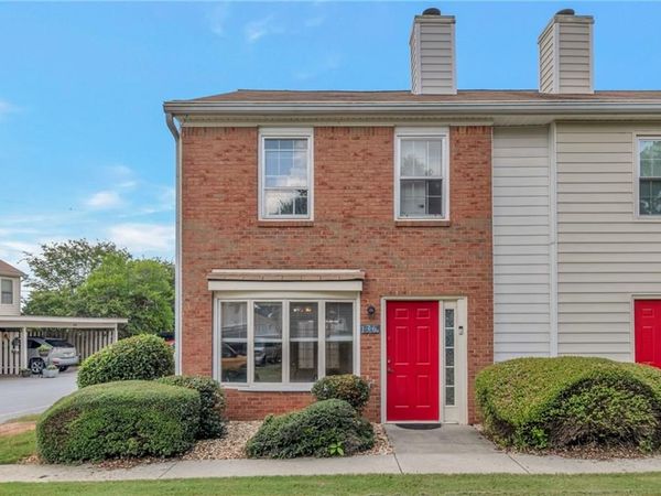 136 Old Ferry Way , Roswell, GA 30076