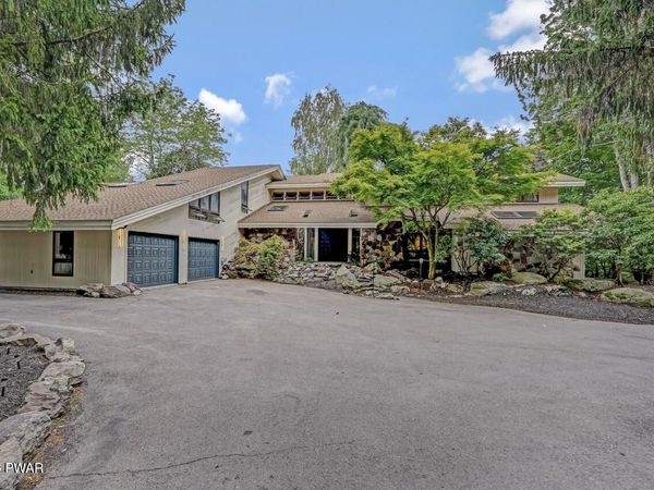112 Tawny Fox Trail, East Stroudsburg, PA 18301