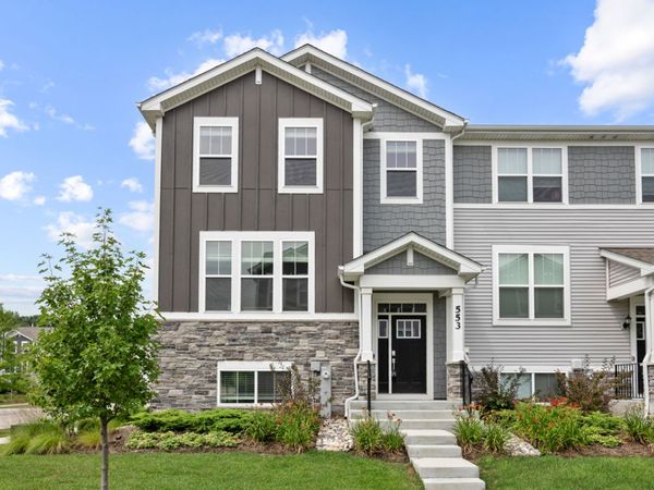 553 Wolverine Drive , Aurora, IL 60502