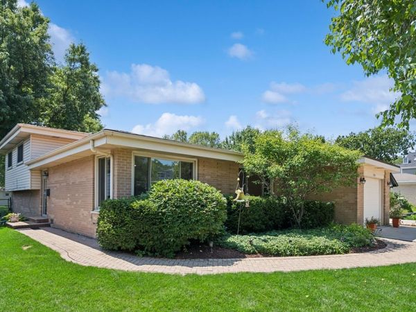 1746 Richfield Avenue, Highland Park, IL 60035