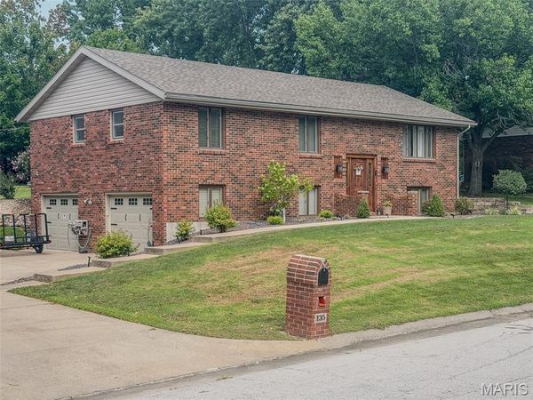 135 Pioneer Trail, Hannibal, MO 63401