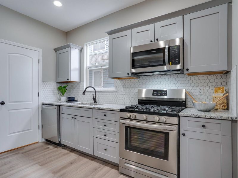 295 W Park Avenue, Columbus, OH 43223 Photo 10