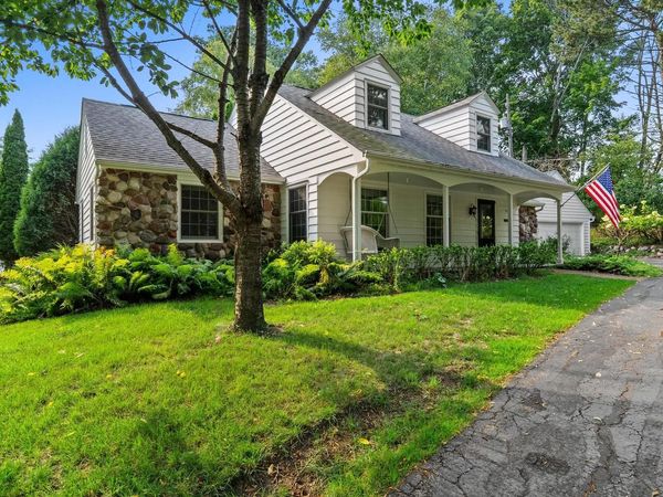 302 Fenway TERRACE, Manitowoc, WI 54220