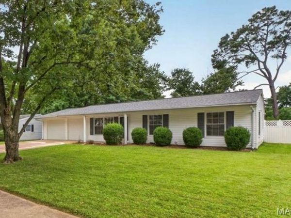 309 Spring Meadows Drive, Manchester, MO 63011