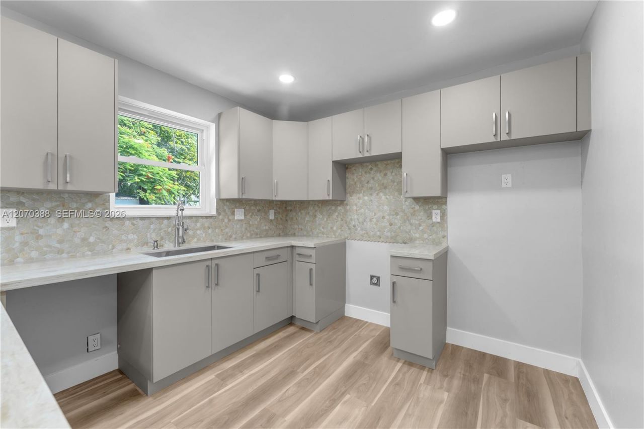 425 NW 17th St , Homestead, FL 33030 Photo