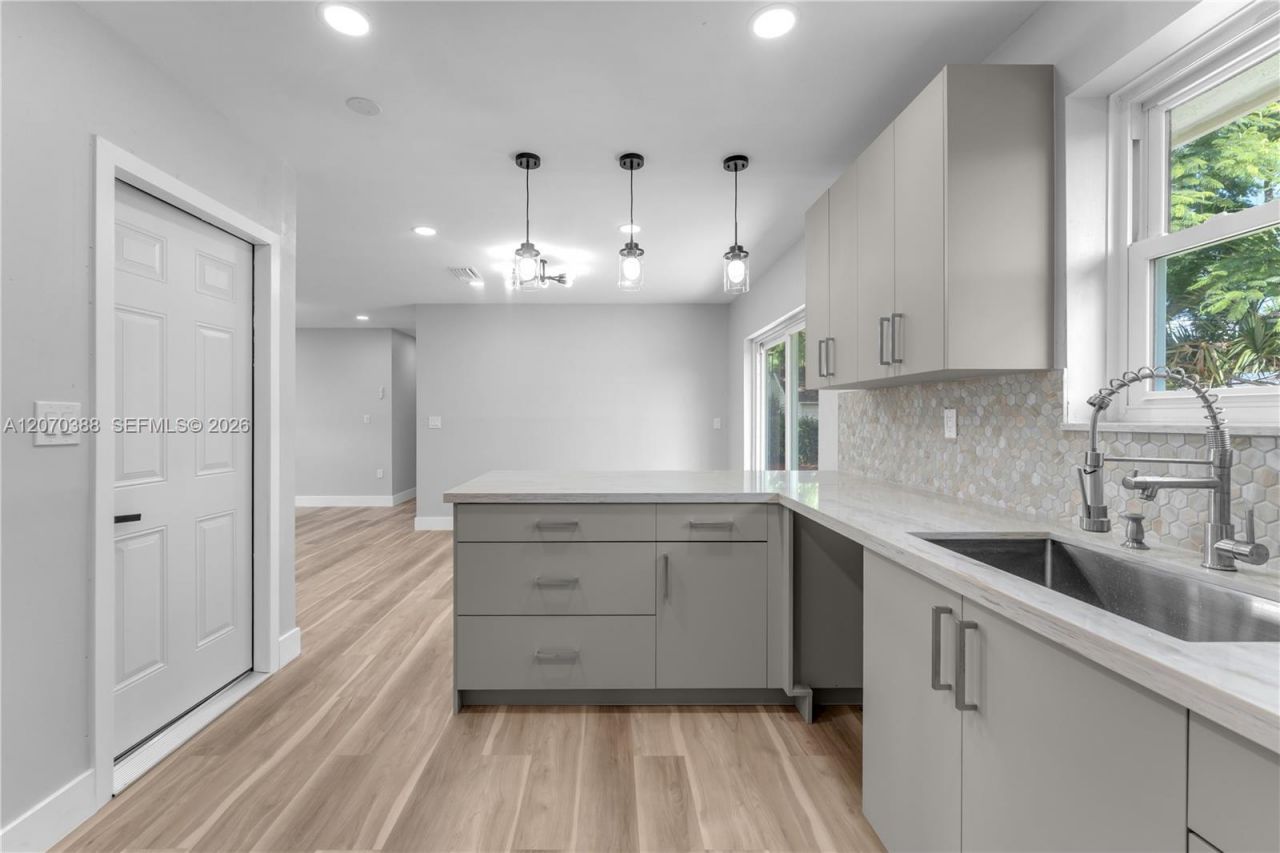 425 NW 17th St , Homestead, FL 33030 Photo
