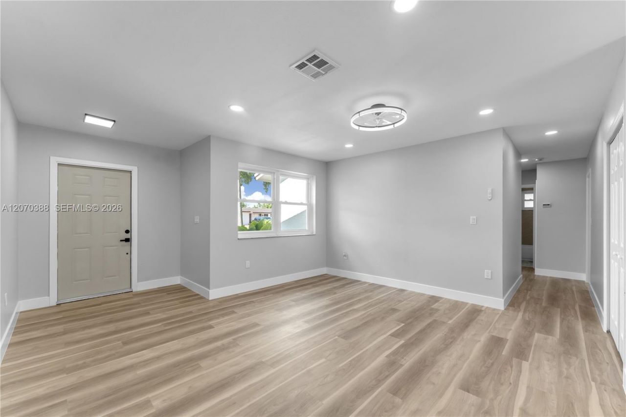 425 NW 17th St , Homestead, FL 33030 Photo