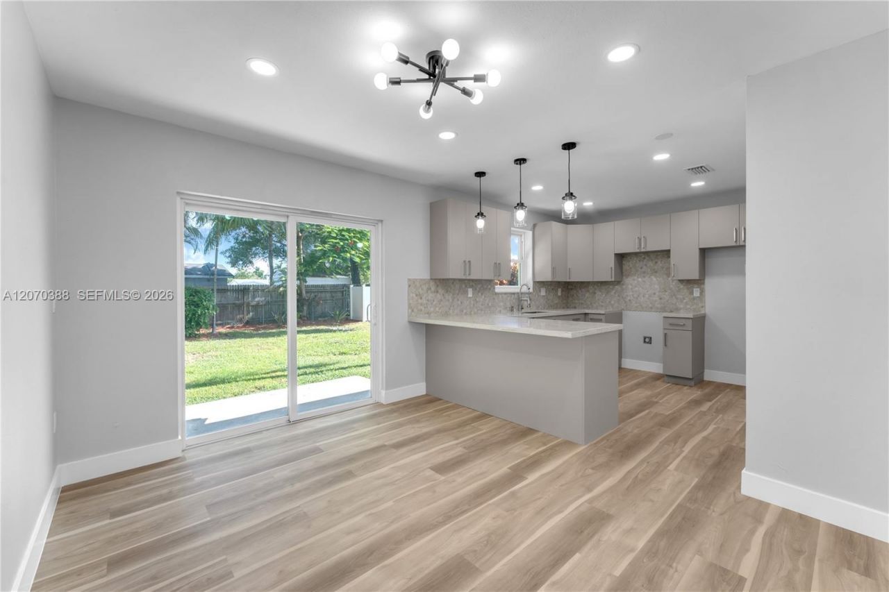 425 NW 17th St , Homestead, FL 33030 Photo