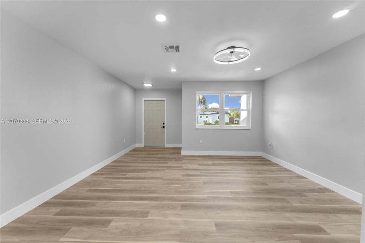 425 NW 17th St , Homestead, FL 33030 Photo