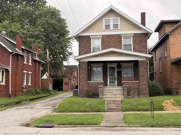 919 12th St, Huntington, WV 25701