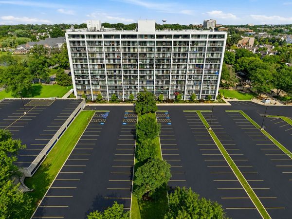 2005 S Finley Road, Unit 506, Lombard, IL 60148
