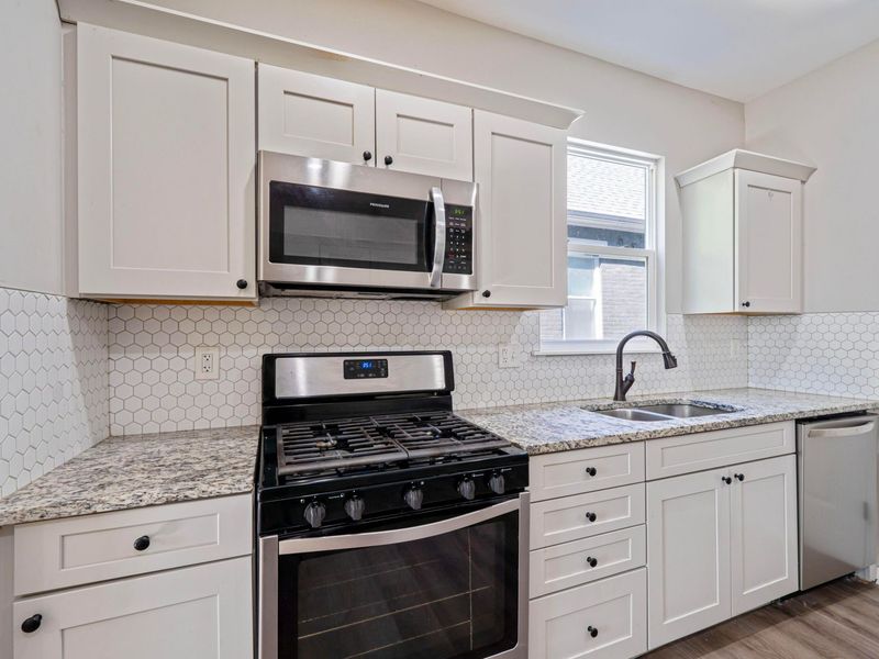 293 W Park Avenue, Columbus, OH 43223 Photo 13