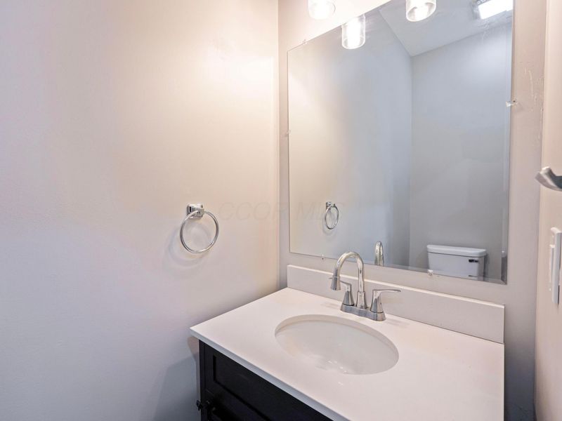 293 W Park Avenue, Columbus, OH 43223 Photo 17